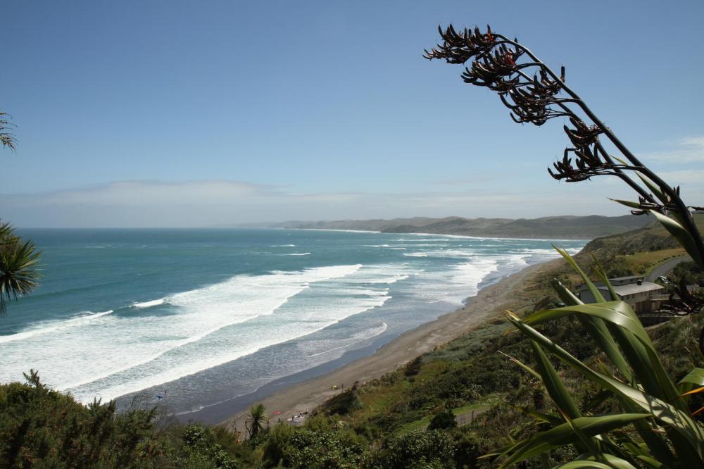raglan-surf-beach